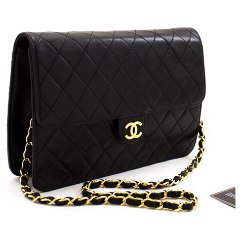 pochette con.catena chanel con c grande|Borse Chanel: i prezzi e 6 modelli iconici .